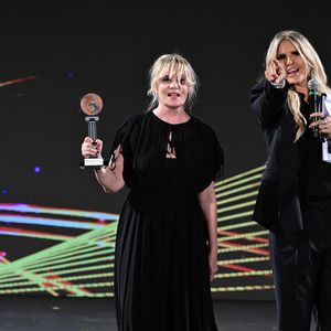 Au cours de la soirée, Emmanuelle Seigner a reçu le Taormina Achievement Award pour l'ensemble de sa carrière cinématographique.

Emmanuelle Seigner lors de la 3e soirée du 72e Festival du film de Taormine, en Italie.
SGP / BESTIMAGE