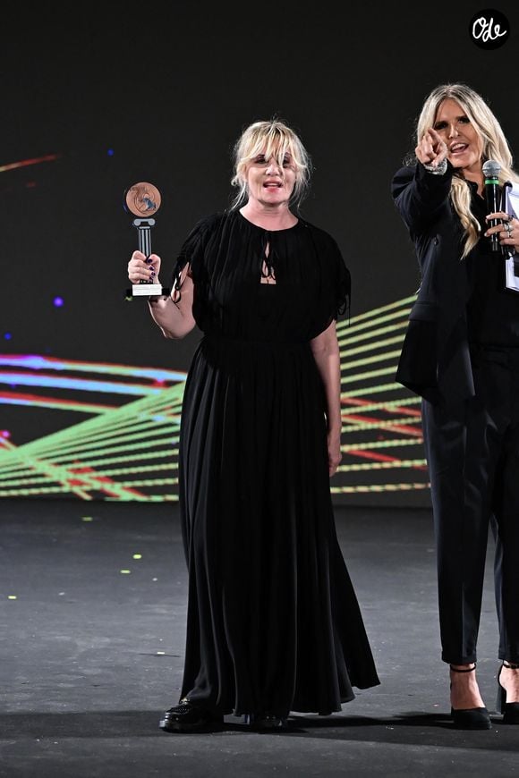 Au cours de la soirée, Emmanuelle Seigner a reçu le Taormina Achievement Award pour l'ensemble de sa carrière cinématographique.

Emmanuelle Seigner lors de la 3e soirée du 72e Festival du film de Taormine, en Italie.
SGP / BESTIMAGE