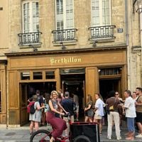 "On y entre comme dans une cachette gourmande" : Le restaurant préféré de Julie Andrieu à deux pas de chez elle, à Versailles