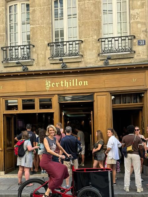 "On y entre comme dans une cachette gourmande" : Le restaurant préféré de Julie Andrieu à deux pas de chez elle, à Versailles