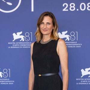 Elles se retrouvent ainsi avec d'autres artistes au sein de l’ancienne maison varoise du beau-père de Camille Cottin située à Cavalaire-sur-Mer

Camille Cottin au Festival du film de Venise ©SGPItalia