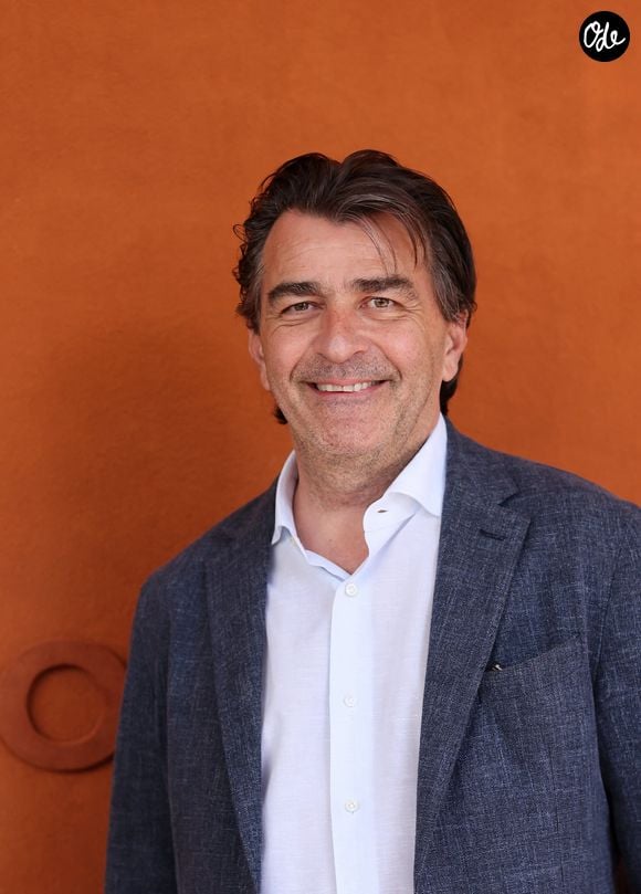 Son agence accompagne aujourd'hui de grandes maisons du luxe en imaginant des événements conçus comme de véritables expériences narratives. 

Yannick Alléno - Célébrités au village lors des Internationaux de France de tennis de Roland Garros 2024 à Paris le 9 juin 2024. JACOVIDES-MOREAU / BESTIMAGE