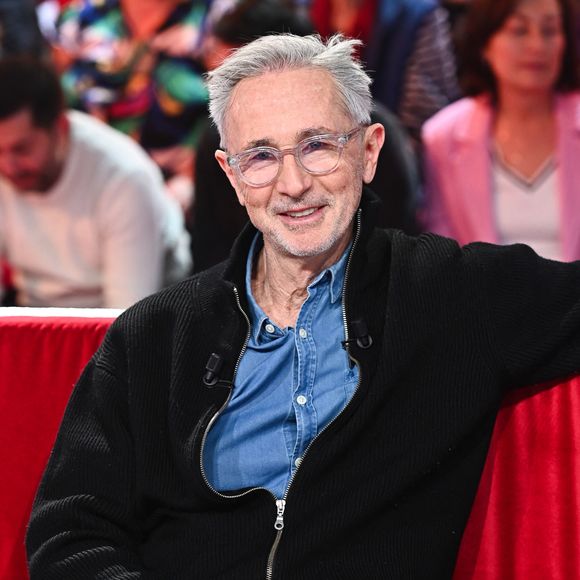 Exclusif - Thierry Lhermitte - Enregistrement de l'émission Vivement dimanche consacrée à l'équipe du Splendid au studio Rive Gauche, présentée par M.Drucker, diffusée le 23 février 2025 sur France 3. 
© Guillaume Gaffiot / Bestimage