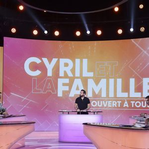 Exclusif - Cyril Hanouna, lors de l'émission Tout Beau Tout N9uf (TBT9) présenté par C.Hanouna et diffusé en direct sur W9 le 24 octobre 2025.

© Jack Tribeca / Bestimage