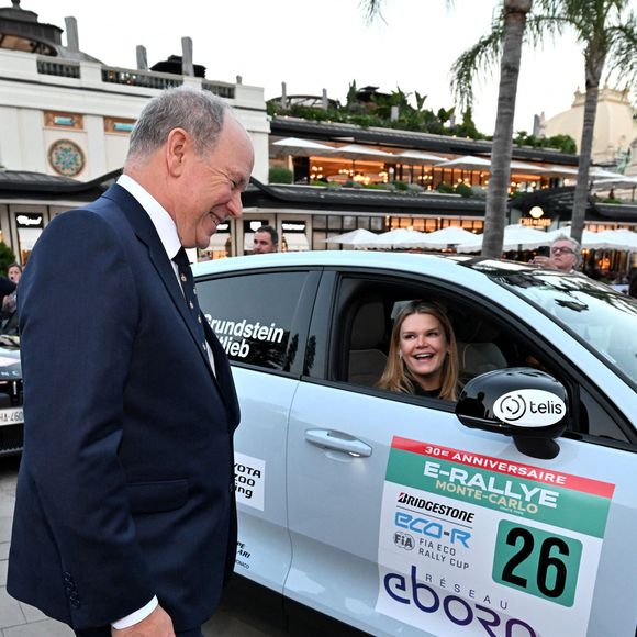 Camille Gottlieb, la fille de la princesse Stéphanie et de Jean Raymond Gottlieb, est au départ du 9ème E-Rallye de Monte-Carlo, en tant que co-pilote de son amie Margaux Grundstein au volant d'une volvo, sur la place du Casino à Monaco, le 15 octobre 2025. © Bruno Bebert / Bestimage