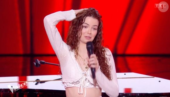 "Sur le coup, j'avais vraiment les boules ! (Elle rit). Patricia était mon deuxième choix après Florent Pagny. J'attendais vraiment de voir ce qu'elle allait dire", a avoué la jeune femme - aux équipes de Télé-Loisirs - qui a finalement rejoint l'équipe de Zaz.


Lisa Steinway sur le plateau de "The Voice" lors des auditions à l'aveugle ce samedi 8 février 2025. (Capture d'écran - The Voice - TF1).