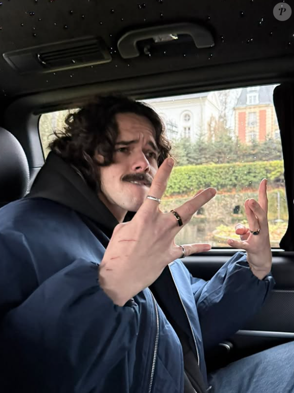 Pour cause, il s'agit de Cenzo vu en 2022 et dont le physique a beaucoup changé depuis sa participation...

Cenzo, vu en 2022 dans la Star Academy.