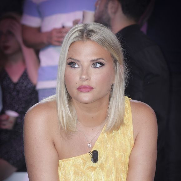 Exclusif - Kelly Vedovelli - Sur le plateau de l’émission TPMP (Touche Pas à Mon Poste) présentée en direct par C.Hanouna et diffusée sur C8 - Paris le 05/09/2023 - © Jack Tribeca / Bestimage