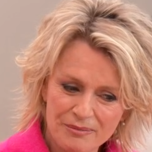 Invitée de la matinale "Bonjour !" sur TF1, Sophie Davant a été subtilement questionnée sur le couple qu'elle forme avec William Leymergie.

Sophie Davant dans la matinale "Bonjour !" de TF1.