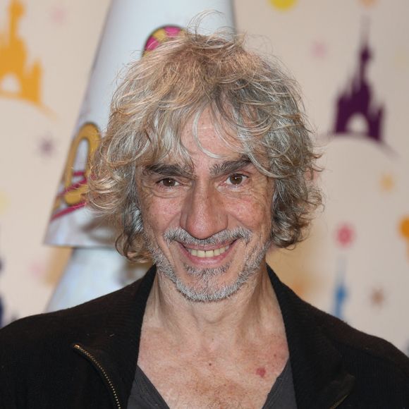 Louis Bertignac lors du 'Noël Disneyland' qui s'est tenu à Disneyland Resort à Marne La Vallée, près de Paris, France le 10 novembre 2012. Photo par Denis Guignebourg/ABACAPRESS.COM