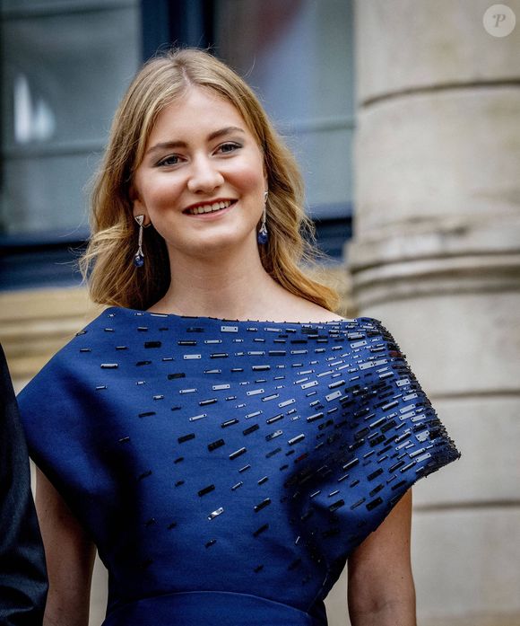 La princesse héritière Élisabeth de Belgique, arrivée à la Chambre des députés pour la cérémonie de prestation de serment du Grand-Duc Guillaume, dans le cadre des célébrations de la succession au trône du Luxembourg (1er jour à Luxembourg, Luxembourg, 3 octobre 2025). Photo : Dana Press / Bestimage