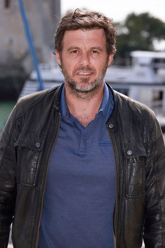 Un acteur qui s'est laissé aller à de rares confidences sur ses deux filles 
    
Le festival de fiction TV de La Rochelle vendredi 16 septembre 2022. © Christophe Aubert via Bestimage