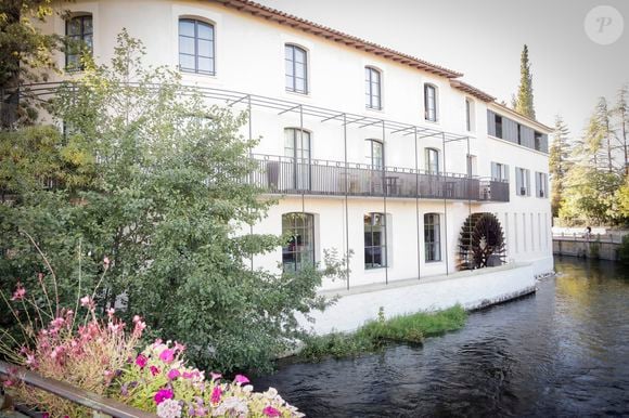 Patrick Bruel inaugure son hôtel cinq étoiles "L'Isle de Leos MGallery" à L'Isle-sur-la-Sorgue, France, le 23 septembre 2025. 
L’Isle de Leos Hôtel & Spa MGallery Collection . © Jack Tribeca / Bestimage