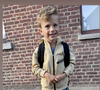 Sur la première image, on découvre un Nino rayonnant, affichant un grand sourire face à l'objectif. 

Marion Rousse partage des photos de son fils Nino qui fait sa rentrée des classes.