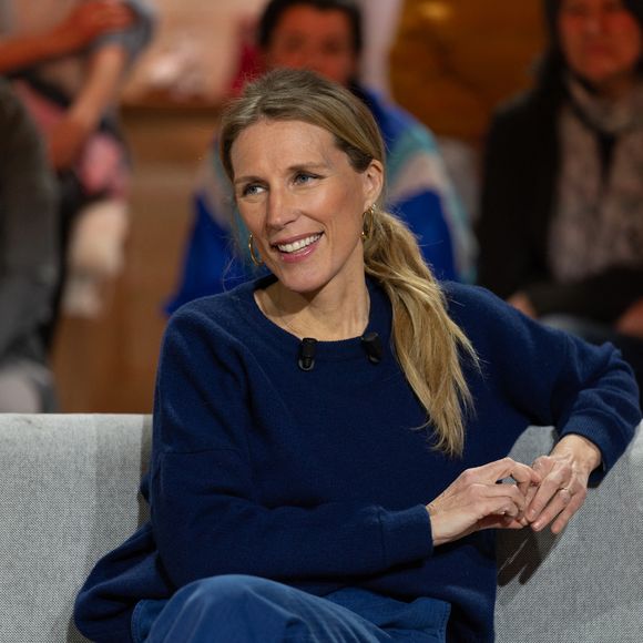 France 2 aurait pris la décision de ne pas reconduire l'émission quotidienne "Bel et bien ensemble" à la rentrée prochaine.

Agathe Lecaron sur plateau de l'émission "Animalement Vôtre" présentée par Bernard Montiel, sur France 3. À Paris. 

© Julien Sarkissian/Bestimage