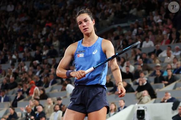 Bien loin des projecteurs.

Demi-finale opposant C.Gauff à Loïs Boisson lors des internationaux de France de Tennis de Roland Garros 2025 (Jour 12), à Paris, France, le 5 juin 2025. © Michtof/PsnewZ/Bestimage
