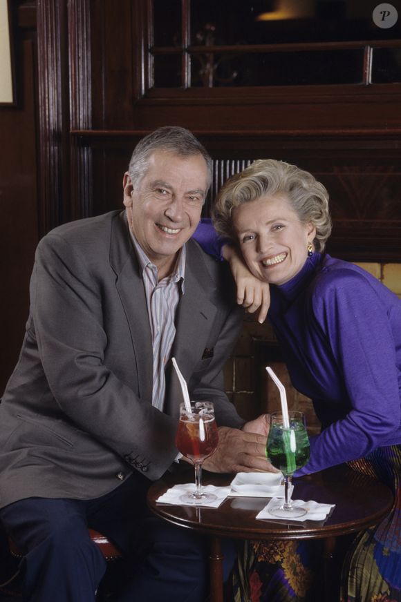 Entre souvenirs, vie de famille et passion pour Paris, ce logement est devenu un véritable cocon où elle trouve équilibre et inspiration au quotidien.

Archives - En France, à Paris, à l'Hotel Plaza, rendez-vous avec Marie-Christine BARRAULT et son mari Roger VADIM. Le 18 novembre 1993
© Bruno Schneider via Bestimage