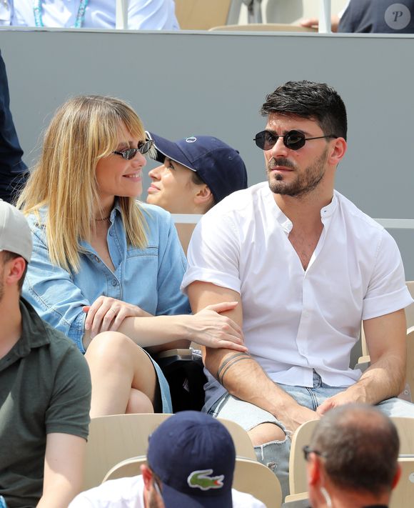 Joy Esther et son compagnon Andréa Condorelli dans les tribunes lors des internationaux de tennis de Roland Garros à Paris, France, le 4 juin 2019. © Jacovides-Moreau/Bestimage