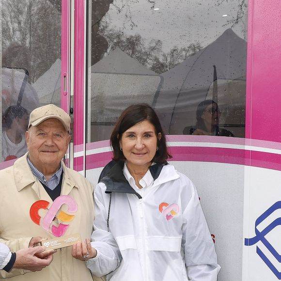 Claire Mounier-Vehier, Thierry Drilhon, Marc Ladreit de Lacharrière lors de l'inauguration du "Bus du coeur des femmes" à Argenteuil de l'association "Agir pour le coeur de femmes" avec le soutien de la Fondation Marc Ladreit de Lacharrière le 11 mars 2026.
© Jack Tribeca / Bestimage