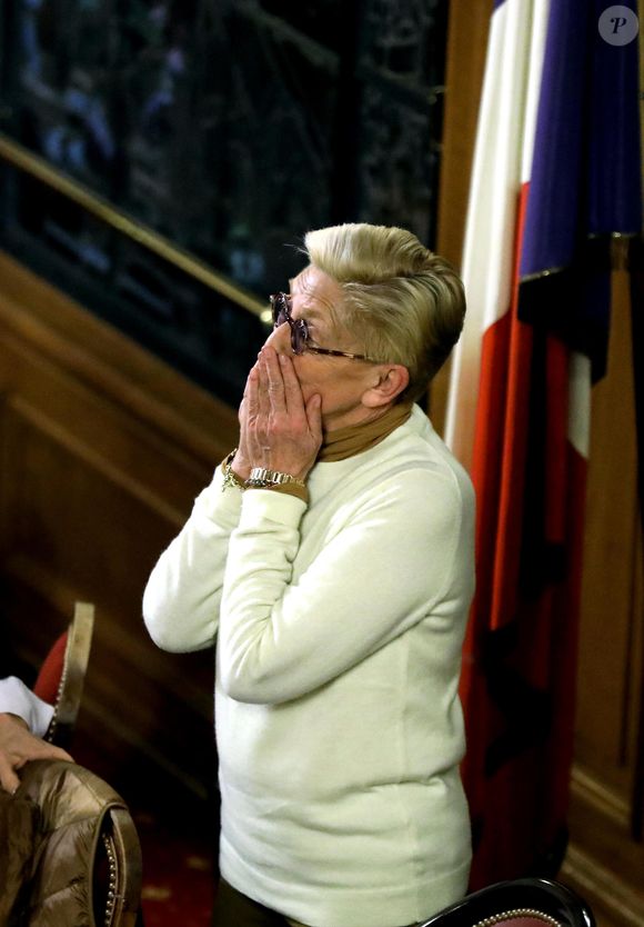 Isabelle Balkany annonce une bien triste nouvelle.

Isabelle Balkany, maire par intérim pendant la détention de son mari, préside le dernier conseil municipal de la commune de Levallois Perret avant les élections, à la mairie de Levallois-Perret, France. © Dominique Jacovides/Bestimage