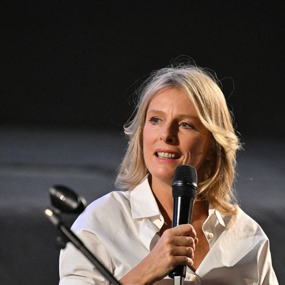Karin Viard animant une Masterclass lors du 15e Festival du film Lumière à Lyon, France, le 16 octobre 2023.