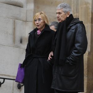 Marie-Anne Chazel et compagnon quittent la cérémonie funéraire de Christian Fechner qui s'est tenue à l'église Saint Roch à Paris, France, le 1er décembre 2008. Photo Gorassini-Taamallah/ABACAPRESS.COM