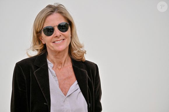Claire Chazal au défilé Christian Dior Womenswear S/S 2024 lors de la semaine de la mode à Paris le 26 septembre 2023 à Paris, France. Photo par Julien Reynaud/APS-Medias/ABACAPRESS.COM