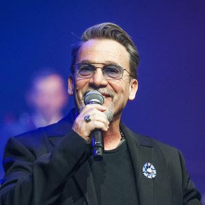 Le chanteur Florent Pagny se produit lors d'un concert de charité, Sentinelles D'Un Soir, organisé par le Gouverneur Militaire de Paris au profit des Bleuets de France, des soldats blessés et des victimes du terrorisme à la Salle Pleyel à Paris. © Boyer David/ABACA