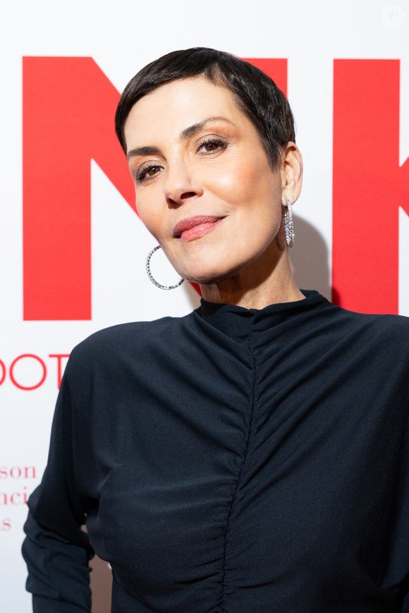 Elle dénonce la surconsommation et la mauvaise qualité des vêtements, s’interrogeant : "À quoi ça sert d’avoir cinquante trucs qui ne finissent pas utilisés ?" 

Exclusif - Cristina Cordula - 15ème édition du dîner LINK pour AIDES au pavillon Gabriel à Paris le 1er décembre 2025. © Julien Sarkissian/Bestimage