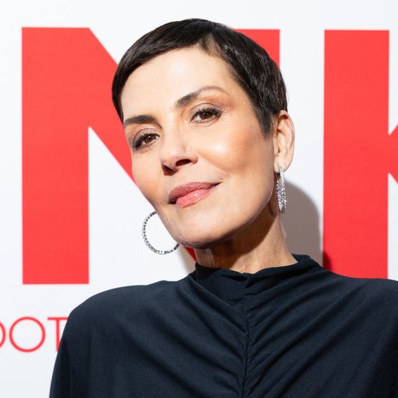 Elle dénonce la surconsommation et la mauvaise qualité des vêtements, s’interrogeant : "À quoi ça sert d’avoir cinquante trucs qui ne finissent pas utilisés ?" 

Exclusif - Cristina Cordula - 15ème édition du dîner LINK pour AIDES au pavillon Gabriel à Paris le 1er décembre 2025. © Julien Sarkissian/Bestimage