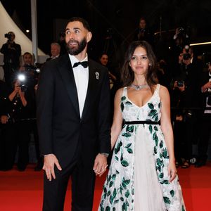 Karim Benzema et sa compagne Lyna Khoudri à la descente des marches du film « 13 jours 13 nuits » lors du 78ème Festival International du Film de Cannes. Le 23 mai 2025
© © Jacovides-Moreau / Bestimage / Bestimage