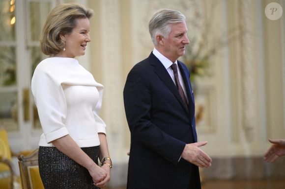 Ces 10 mètres carrés en plus leur avaient dont été accordés grâce à une dérogation prévue dans la loi français au nom de "l’interêt général".

Le roi Philippe de Belgique et la reine Mathilde de Belgique accueillent le secrétaire général de l'OTAN pour la nouvelle année, le 15 janvier 2026 à Laeken, Belgique, 15 janvier 2026 ( Photo Philip Reynaers / Photonews)