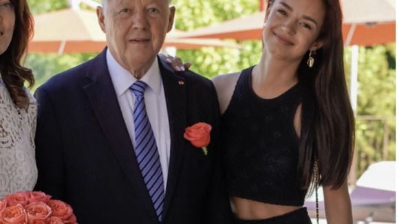 Georges Blanc papa d’une fille de 18 ans, Lara travaille dans l’un des prestigieux restaurants du chef étoilé de 82 ans