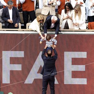 Le clan Nadal ( sa femme Xisca Perello, leur fils Rafael Junior, les parents Sebastian Nadal et Ana Maria Perera, son oncle Toni Nadal, sa soeur Maria Isabel - Maribel) à la cérémonie d'hommage pour Rafael Nadal le 25 mai 2025. © Cyril Moreau-Dominique Jacovides / Bestimage