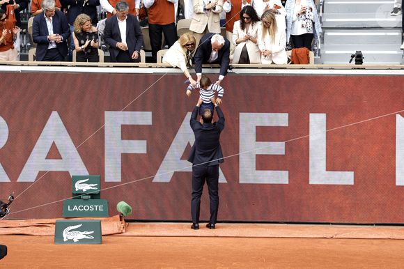 Le clan Nadal ( sa femme Xisca Perello, leur fils Rafael Junior, les parents Sebastian Nadal et Ana Maria Perera, son oncle Toni Nadal, sa soeur Maria Isabel - Maribel) à la cérémonie d'hommage pour Rafael Nadal le 25 mai 2025. © Cyril Moreau-Dominique Jacovides / Bestimage