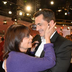 Françoise Coquet et Olivier Minne - Enregistrement de l'émission "Vivement Dimanche" à Paris le 8 avril 2015. L'émission sera diffusée le 12 Avril 2015. Invités principaux Gérard Jugnot et Daniel Auteuil.