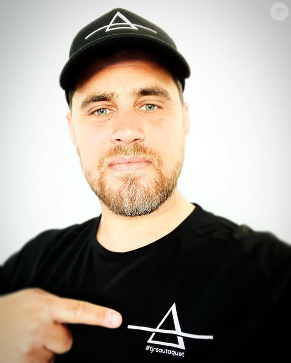 Pur produit de l'Olympique Lyonnais, le joueur offensif avait remporté trois titres de champion de France avec le club rhodanien (2002, 2004 et 2005).

Bryan Bergougnoux, Instagram