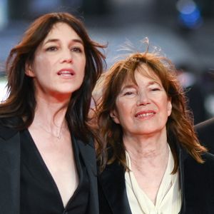 Charlotte Gainsbourg et Jane Birkin assistent à la première du film *The Velvet Underground* dans le cadre du 74e Festival international du film de Cannes, à Cannes, en France, le 7 juillet 2021. Photo : Aurore Marechal/ABACAPRESS.COM