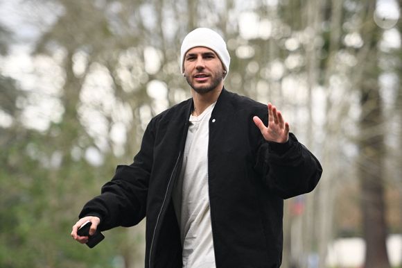 Lucas Hernandez arrive au Centre National du Football le 18 mars 2024 à Clairefontaine, France. Federico Pestellini/Panoramic/Bestimage
