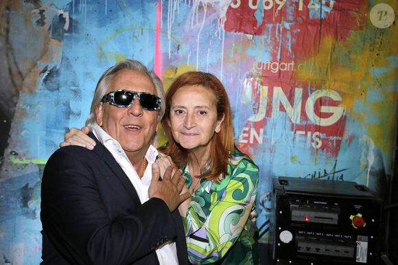 Gilbert Montagné et sa femme Nikole - Backstage - Enregistrement de l'émission "M6 sur son 31", présentée par E.Gossuin et diffusée le 31 décembre sur M6
© Cédric Perrin / Bestimage