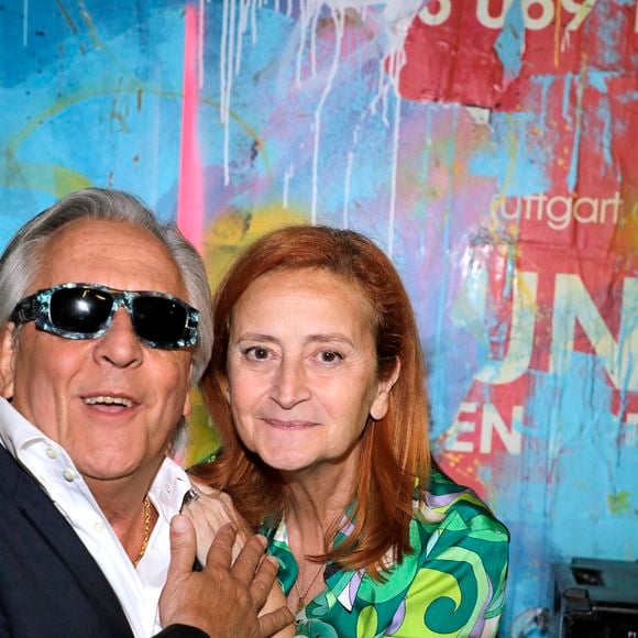 Gilbert Montagné et sa femme Nikole - Backstage - Enregistrement de l'émission "M6 sur son 31", présentée par E.Gossuin et diffusée le 31 décembre sur M6
© Cédric Perrin / Bestimage