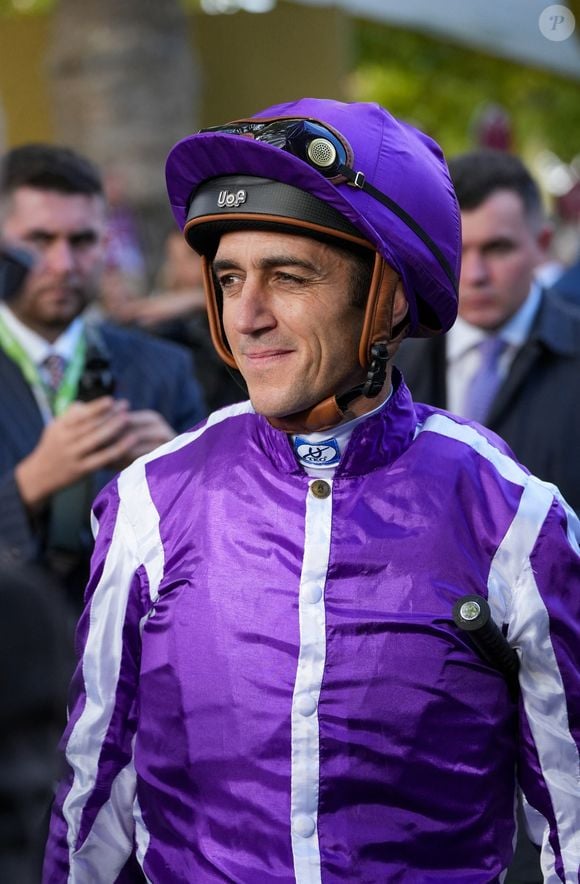 Cette journée était très importante pour le jockey belge.

Christophe Soumillon - 104ème édition du Qatar Prix de l’Arc de Triomphe à l'hippodrome Paris Longchamp le 5 octobre 2025. © Anne-Sophie Guebey/Bestimage
