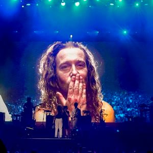 Julien Doré en concert au festival du Printemps de Pérouges au Château de Saint-Maurice-de-Rémens (01) le 25 juin 2025. © Sandrine Thesillat / PsNewZ / Bestimage