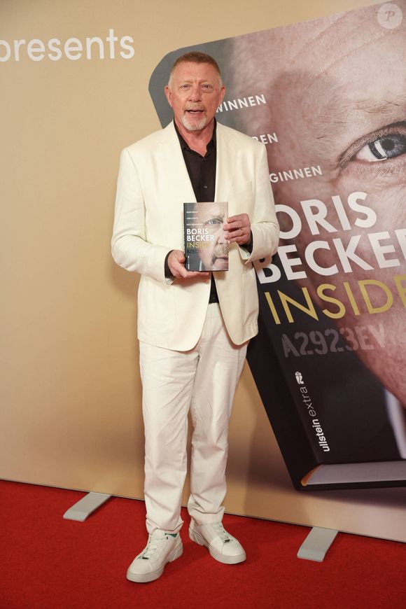 Pas si nouvelle que cela pour la légende du tennis de bientôt 58 ans qui a déjà 4 enfants

Boris Becker et sa femme Lilian de Carvalho Monteiro (enceinte) lors de la présentation du livre "Inside" de Boris Becker au cinéma Delphi LUX à Berlin le 11 septembre 2025.

© Imago / PsnewZ / Bestimage