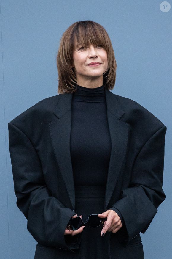 PFW - Sophie Marceau est arrivée au défilé Balenciaga lors du défilé Vêtement Femme Printemps-Été 2025 dans le cadre de la semaine de la mode à Paris le 30 septembre 2024 à Paris, France. Photo Nasser Berzane/ABACAPRESS.COM