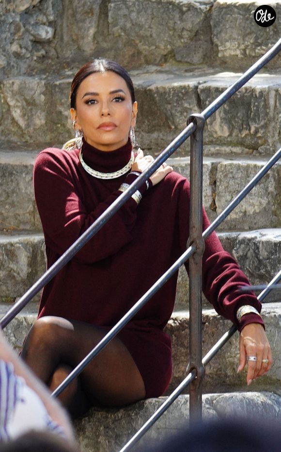 Un passage immortalisé dans un cadre naturel qui inspire aujourd'hui un jeu bien particulier pour les visiteurs.

Exclusif - Eva Longoria est en shooting photo à Saint-Paul-de-Vence pour les bijoux APM le 24 mai 2026.