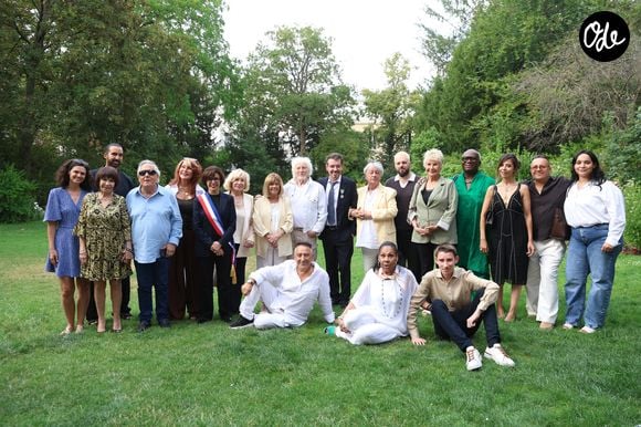 Exclusif - ⁠ Chantal Goya, ⁠Hervé Vilard, ⁠Michèle Torr, ⁠Hugues Aufray, ⁠Dani Lary, ⁠Salomé de Bahia, ⁠Véronique Bogdanoff, ⁠ Faudel, Helmut Fritz, Gilbert Montagné, Magloire, Danièle Evenou, ⁠Danièle Gilbert, ⁠Julie Pietri, Fabien Lecoeuvre, Chaïma Razgallah (ex-compagne de Grichka Bogdanoff) - ⁠Damien Nougarède reçoit des mains de Rachida Dati les insignes de Chevalier dans l’ordre des Arts et Lettres, lors d’une cérémonie organisée dans la salle des mariages de la mairie du 7ème arrondissement à Paris le 15 juillet 2026. © Alain Guizard/Bestimage