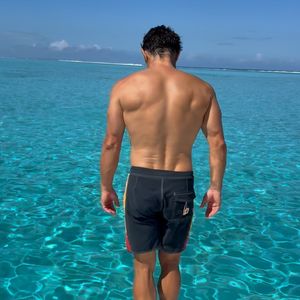 Sur Instagram, Bixente Lizarazu a ainsi dévoilé une vidéo dans laquelle il plonge dans les eaux de ce magnifique lieu