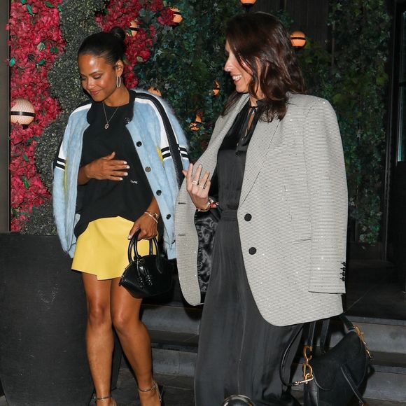 En plus d'aller à Disneyland Paris, Matt Pokora et Christina Milian ont passé du bon temps avec Olivier et Jennifer Giroud.

Christina Milian et son mari Matt Pokora rejoignent la star du football Olivier Giroud et sa femme pour une soirée au Catch Steak à Los Angeles. © Backgrid USA / Bestimage