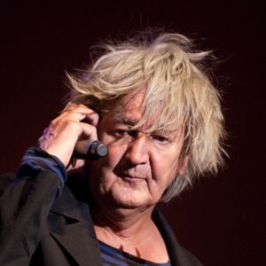 Cela concerne Jacques Higelin

Jacques Higelin sur scene lors de la soiree "Rock sans papiers" a Paris Bercy.
© LIONEL URMAN  / BESTIMAGE